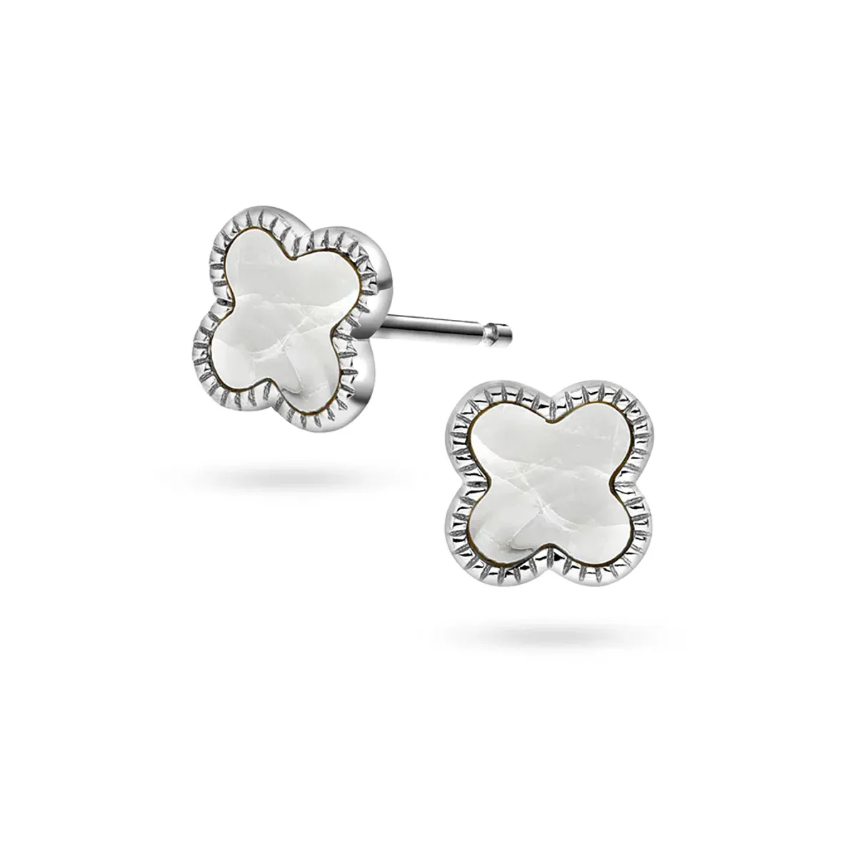 Kløverørepynt i sølv med  hvit perlemor