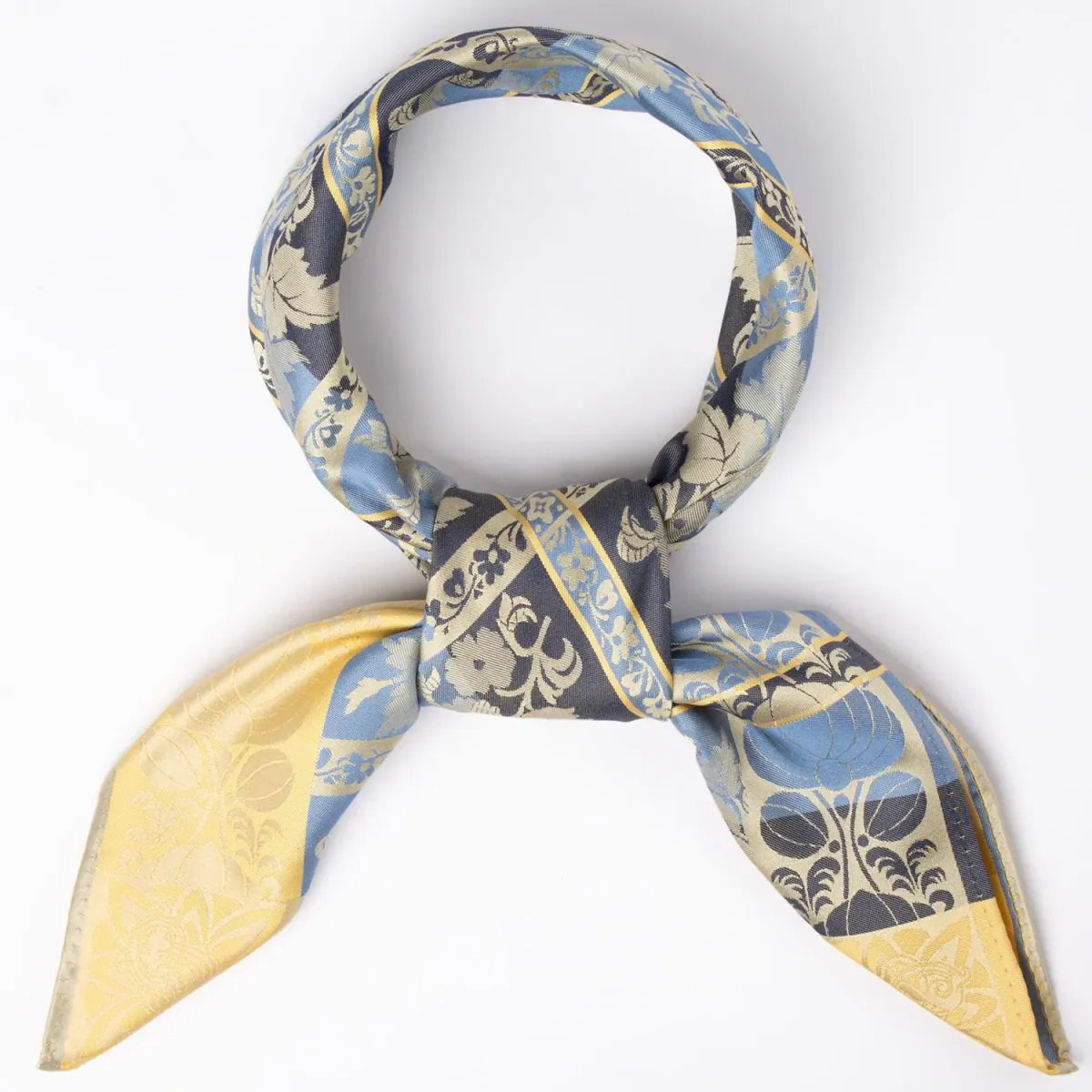 Mimmi Silkeskjerf nr 087